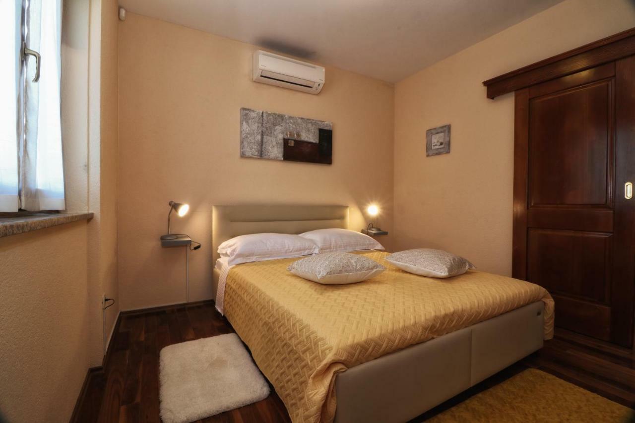 Casa Vesna Villa โรวีน ภายนอก รูปภาพ