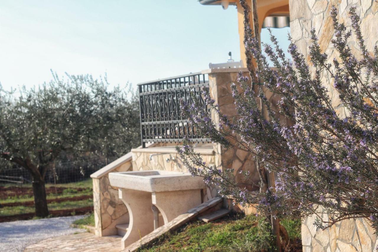Casa Vesna Villa โรวีน ภายนอก รูปภาพ